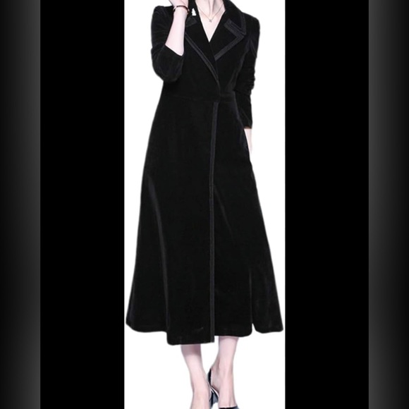 New Women’s Omoone black velvet coat in Medium (I also have it in maroon S) - Picture 1 of 9